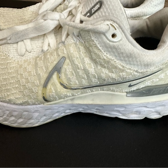 Nike Women's React Infinity Run Flyknit 3 White/Silver Running Shoes 8 Sneakers - Picture 3 of 11